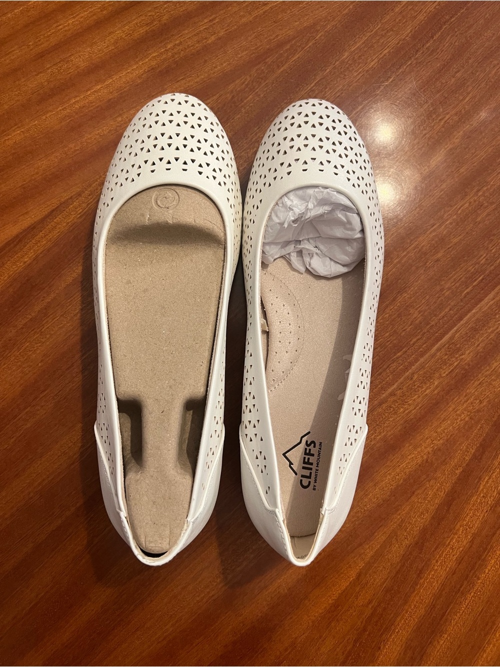 Cliffs by WHITE MOUNTAIN White Laser-Cut Ballet Flats